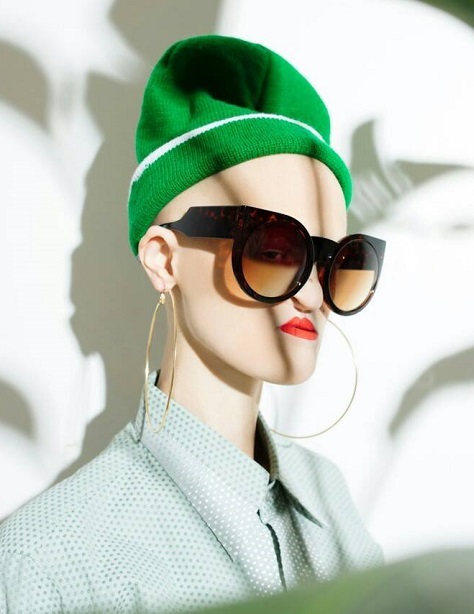 Melanie Gaydos, fot.: Lisa Klappe, dla Holes Eyewear